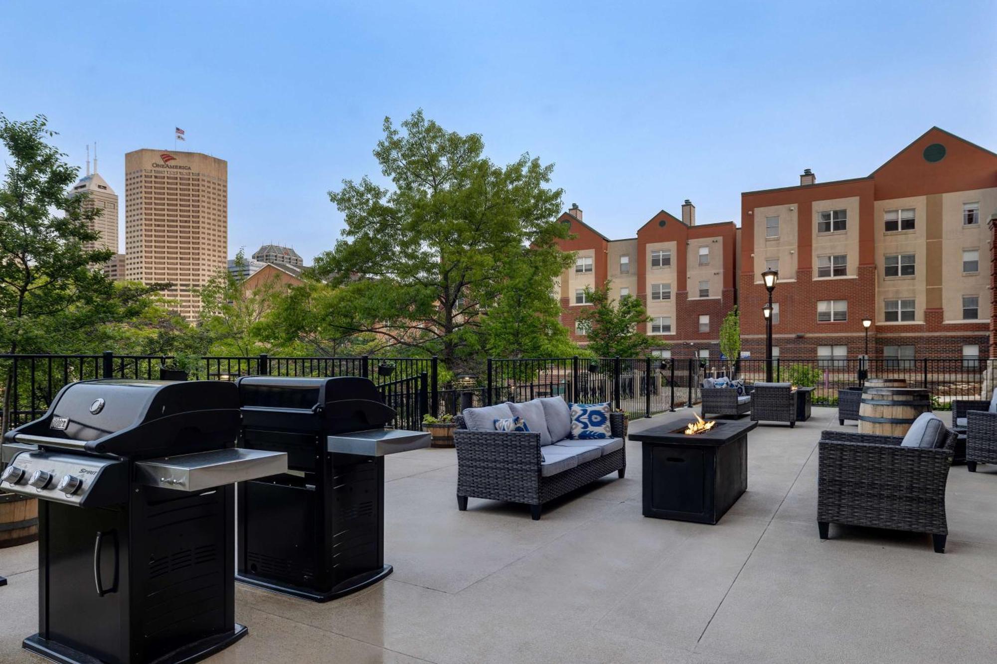 Homewood Suites By Hilton Indianapolis Downtown Iupui エクステリア 写真